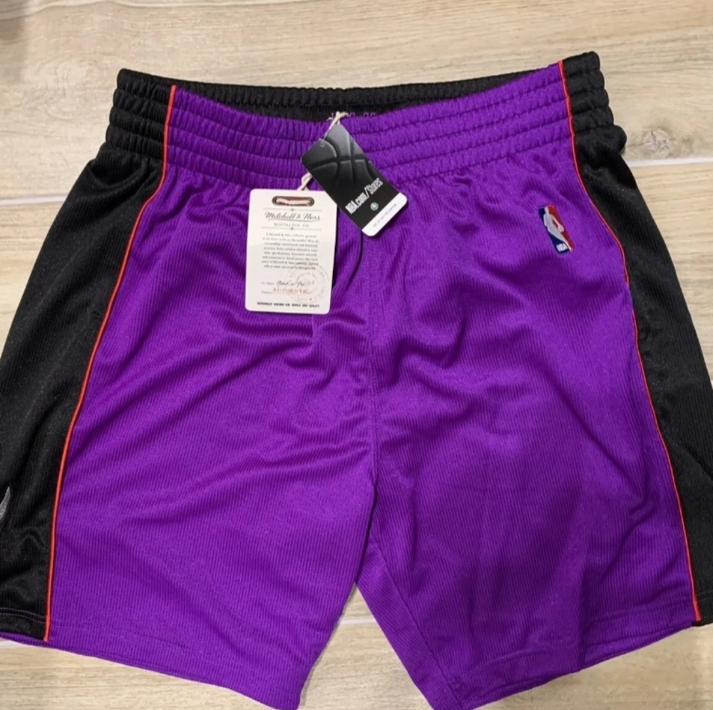 AUTHENTIC Toronto Raptors Shorts Men's NEW Size S Fits Like A Medium Throwback